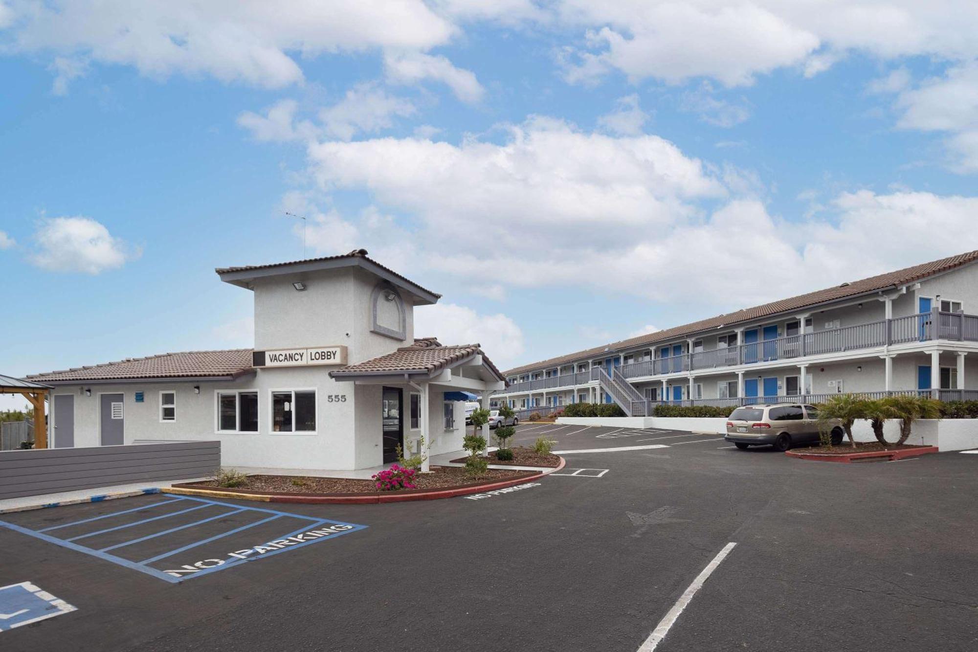Days Inn By Wyndham Arroyo Grande Pismo Beach Eksteriør bilde